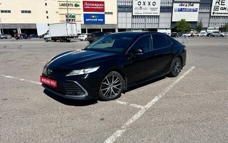 Toyota Camry, 2021 год, 2 950 000 рублей, 1 фотография