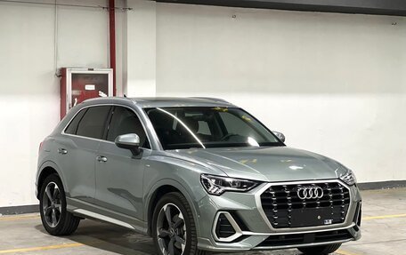 Audi Q3, 2023 год, 2 100 000 рублей, 1 фотография