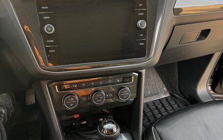 Volkswagen Tiguan II, 2017 год, 2 350 000 рублей, 26 фотография