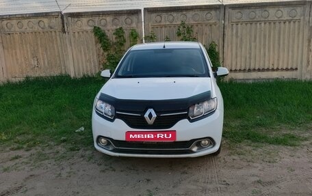 Renault Logan II, 2014 год, 700 000 рублей, 1 фотография