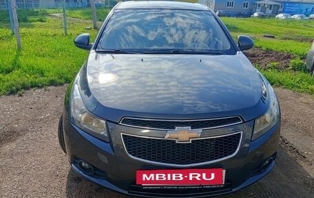 Chevrolet Cruze II, 2010 год, 570 000 рублей, 3 фотография