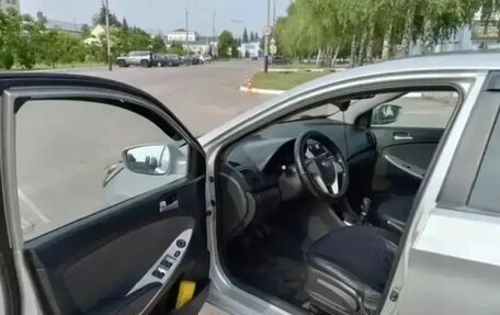 Hyundai Solaris II рестайлинг, 2011 год, 535 000 рублей, 1 фотография