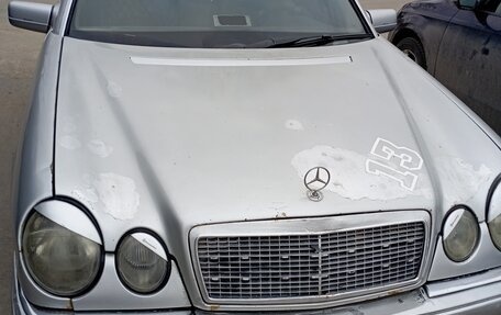 Mercedes-Benz E-Класс, 1997 год, 220 000 рублей, 4 фотография