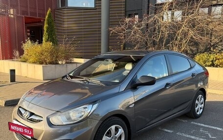 Hyundai Solaris II рестайлинг, 2013 год, 820 000 рублей, 2 фотография