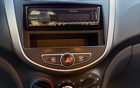 Hyundai Solaris II рестайлинг, 2013 год, 820 000 рублей, 17 фотография