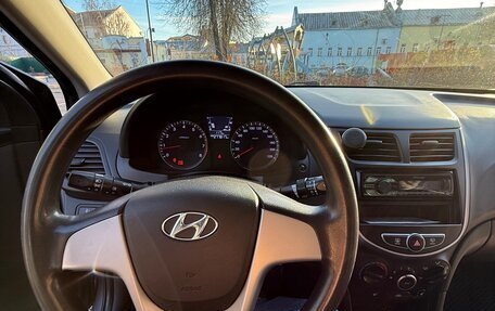 Hyundai Solaris II рестайлинг, 2013 год, 820 000 рублей, 15 фотография