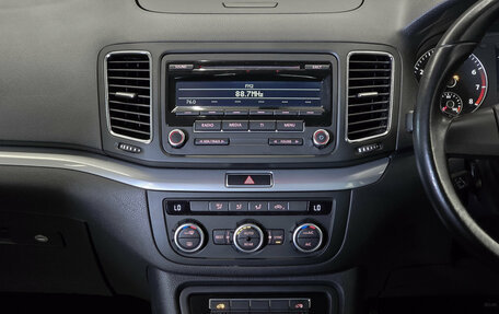 Volkswagen Sharan II, 2012 год, 999 000 рублей, 11 фотография