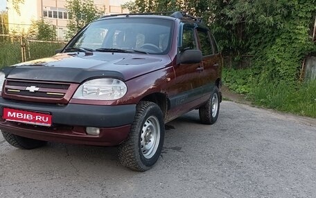 Chevrolet Niva I рестайлинг, 2004 год, 325 000 рублей, 1 фотография