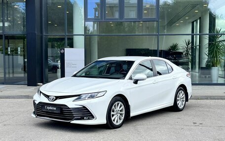 Toyota Camry, 2022 год, 3 190 000 рублей, 1 фотография