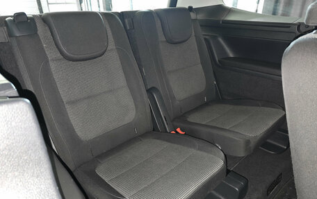 Volkswagen Sharan II, 2012 год, 999 000 рублей, 17 фотография