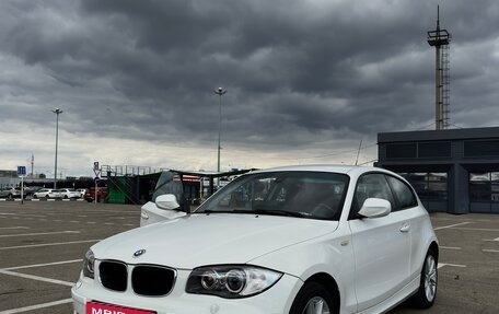 BMW 1 серия, 2010 год, 990 000 рублей, 1 фотография