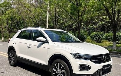 Volkswagen T-Roc I, 2022 год, 1 620 000 рублей, 1 фотография