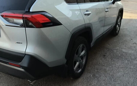 Toyota RAV4, 2019 год, 3 400 000 рублей, 4 фотография