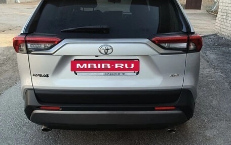 Toyota RAV4, 2019 год, 3 400 000 рублей, 5 фотография