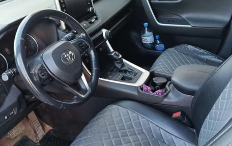 Toyota RAV4, 2019 год, 3 400 000 рублей, 7 фотография