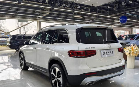 Mercedes-Benz GLB, 2022 год, 2 100 000 рублей, 4 фотография