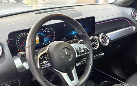 Mercedes-Benz GLB, 2022 год, 2 100 000 рублей, 7 фотография
