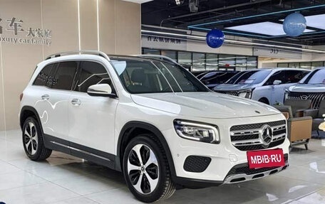 Mercedes-Benz GLB, 2022 год, 2 100 000 рублей, 3 фотография