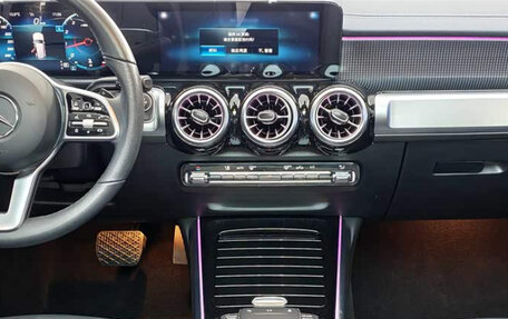 Mercedes-Benz GLB, 2022 год, 2 100 000 рублей, 8 фотография