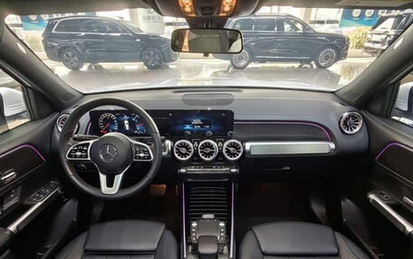 Mercedes-Benz GLB, 2022 год, 2 100 000 рублей, 9 фотография