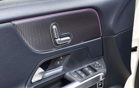 Mercedes-Benz GLB, 2022 год, 2 100 000 рублей, 12 фотография