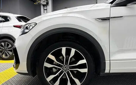 Volkswagen T-Roc I, 2022 год, 1 380 010 рублей, 7 фотография