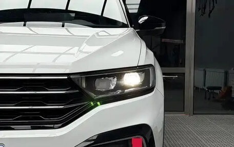 Volkswagen T-Roc I, 2022 год, 1 380 010 рублей, 8 фотография