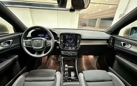 Volvo XC40 I, 2024 год, 3 360 000 рублей, 5 фотография