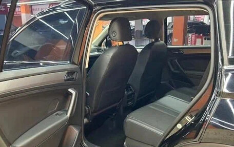 Volkswagen Tiguan II, 2021 год, 1 690 000 рублей, 10 фотография