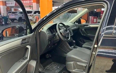 Volkswagen Tiguan II, 2021 год, 1 690 000 рублей, 7 фотография