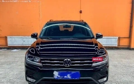 Volkswagen Tiguan II, 2021 год, 1 690 000 рублей, 2 фотография
