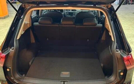 Volkswagen Tiguan II, 2021 год, 1 690 000 рублей, 13 фотография