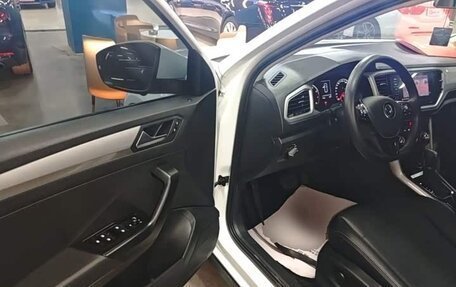 Volkswagen T-Roc I, 2022 год, 1 550 000 рублей, 11 фотография