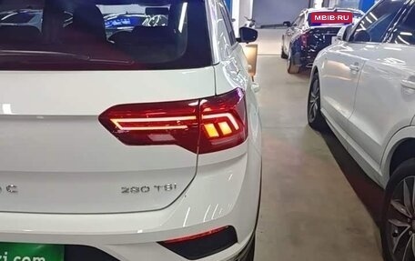 Volkswagen T-Roc I, 2022 год, 1 550 000 рублей, 3 фотография