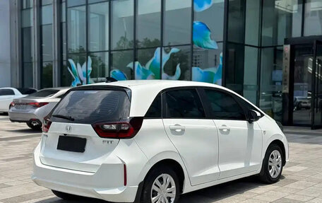Honda Fit, 2023 год, 1 144 000 рублей, 6 фотография