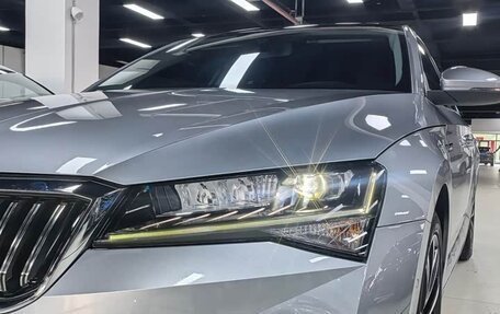 Skoda Superb III рестайлинг, 2023 год, 2 200 000 рублей, 10 фотография