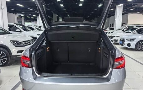 Skoda Superb III рестайлинг, 2023 год, 2 200 000 рублей, 9 фотография
