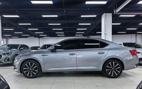 Skoda Superb III рестайлинг, 2023 год, 2 200 000 рублей, 5 фотография