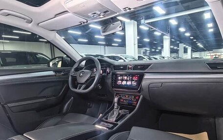 Skoda Superb III рестайлинг, 2023 год, 2 200 000 рублей, 13 фотография