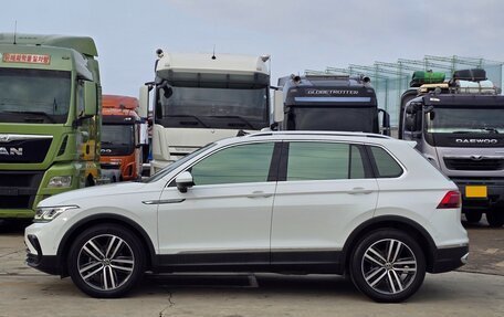 Volkswagen Tiguan II, 2022 год, 2 550 000 рублей, 6 фотография