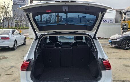 Volkswagen Tiguan II, 2022 год, 2 550 000 рублей, 4 фотография