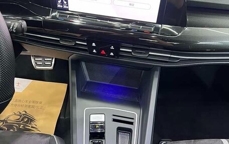 Volkswagen Golf VIII, 2023 год, 1 920 000 рублей, 12 фотография
