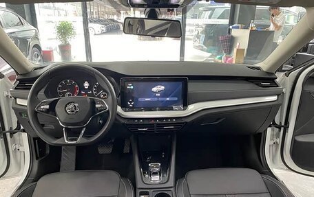Skoda Octavia IV, 2023 год, 2 115 000 рублей, 2 фотография