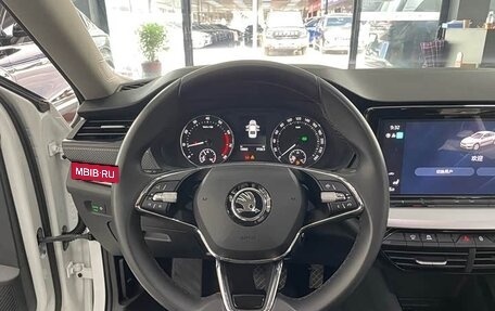 Skoda Octavia IV, 2023 год, 2 115 000 рублей, 13 фотография