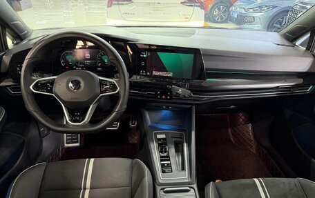 Volkswagen Golf VIII, 2022 год, 1 788 800 рублей, 9 фотография