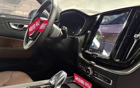 Volvo XC60 II, 2024 год, 4 300 000 рублей, 10 фотография