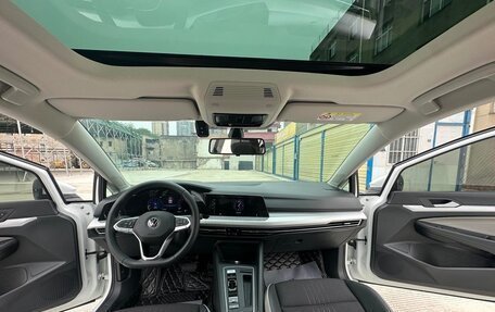 Volkswagen Golf VIII, 2022 год, 1 750 000 рублей, 10 фотография