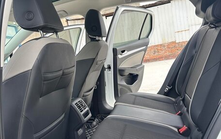 Volkswagen Golf VIII, 2022 год, 1 750 000 рублей, 9 фотография