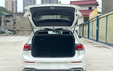 Volkswagen Golf VIII, 2022 год, 1 750 000 рублей, 15 фотография