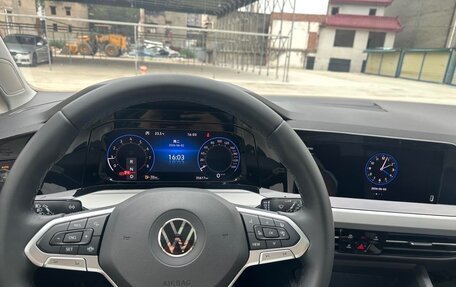 Volkswagen Golf VIII, 2022 год, 1 750 000 рублей, 12 фотография